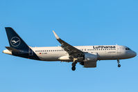 D-AINK @ EDDF - short final - by Uwe Zinke