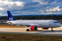 SE-DOZ @ EDDF - new runway - by Uwe Zinke
