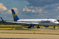 D-ABUE @ EDDF - Runway 18 - by Uwe Zinke