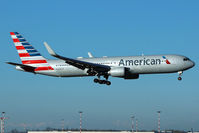 N392AN @ LIMC - Landing - by micka2b