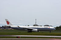 B-8689 @ EKCH - B-8689 taxi for takeoff rw 04R