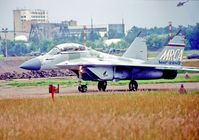 154 WHITE @ ZUK - Zhukovsky 23.8.2003 - by leo larsen