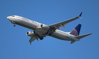 N65832 @ KSFO - United - by Florida Metal