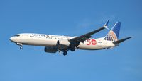 N66837 @ KMCO - United - by Florida Metal