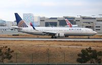 N68817 @ KLAX - United - by Florida Metal