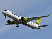 YL-CSF @ LFBD - Air Baltic BT673 from Riga landing runway 23 - by Jean Christophe Ravon - FRENCHSKY