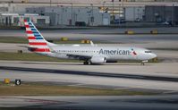 N816NN @ KMIA - American 737-823