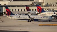 N818DA @ KMIA - Delta 737-932 - by Florida Metal