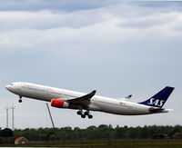 LN-RKH @ EKCH - LN-RKH take off rw 22R