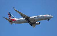 N878NN @ KMCO - American 737-823