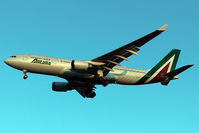 EI-DIP @ LIMC - Landing - by micka2b