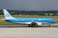 PH-EXN @ LOWG - KLM Cityhopper ERJ-175 @GRZ