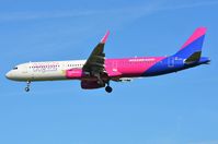 HA-LXJ @ EHEH - Wizzair A321 on short finals. - by FerryPNL