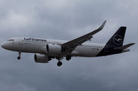 D-AINT @ EGLL - Landing RWY 27R - by DominicHall