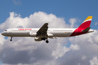 EC-IXD @ EGLL - Landing RWY 27L - by DominicHall
