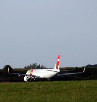 CS-TJN @ EKCH - CS-TJN aboutto take off on a very early morning flight to LIS. rw 04R(ex. OY-PAF)