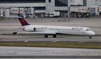 N902DE @ KMIA - MIA spotting - by Florida Metal