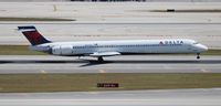 N903DA @ KMIA - MIA spotting - by Florida Metal