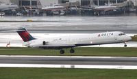 N908DE @ KMIA - MIA spotting - by Florida Metal