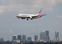 N909AN @ KMIA - MIA spotting - by Florida Metal
