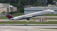 N915DE @ KFLL - FLL spotting