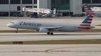 N916US @ KMIA - MIA spotting - by Florida Metal