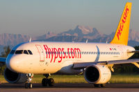 TC-NBE @ LOWL - TC-NBE @ Linz Airport
