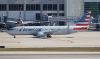 N924NN @ KMIA - MIA spotting - by Florida Metal