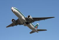 EI-DDH @ KMIA - MIA spotting - by Florida Metal