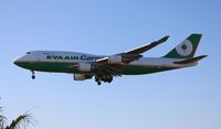 B-16407 @ KLAX - LAX spotting - by Florida Metal