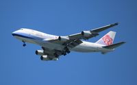 B-18717 @ KSFO - SFO spotting - by Florida Metal