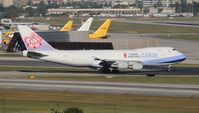 B-18725 @ KMIA - MIA spotting - by Florida Metal
