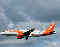 OE-IJR @ EKCH - OE-IJR landing rw 22L - by Erik Oxtorp