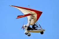 G-MWMI @ X3CX - Landing at Northrepps. - by Graham Reeve