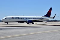 N878DN @ KBOI - Taxiing to RWY 28L. - by Gerald Howard