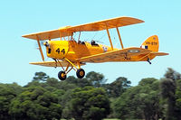 VH-BTP @ YSEN - De Havilland DH82A Tiger Moth VH-BTP A17-744 Serpentine 05/11/17.