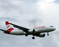 OE-LBV @ EKCH - OE-LBV landing rw 04L - by Erik Oxtorp