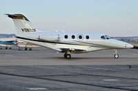 N282DF @ KBOI - Taxiing to the active. - by Gerald Howard