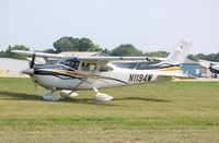 N1194W @ KOSH - Cessna 182T