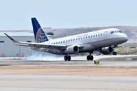 N211SY @ KBOI - Landing RWY 28R.