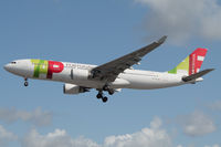 CS-TOP @ EGLL - Landing RWY 27R - by Dominic Hall