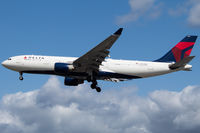 N851NW @ EGLL - Landing RWY 27R - by Dominic Hall