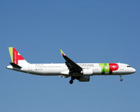 CS-TJN @ EKCH - CS-TJN (ex- OY-PAF) landing rw 04L