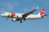 CS-TNS @ EGLL - Landing RWY 27R - by Dominic Hall