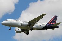 OO-SSV @ LFBD - Airbus A319-111, On final rwy 23, Bordeaux-Mérignac airport (LFBD-BOD) - by Yves-Q