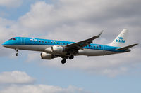 PH-EZE @ EGLL - Landing RWY 27L - by Dominic Hall