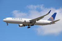 N643UA @ KORD - Boeing 767-322/ER - by Mark Pasqualino