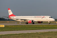 OE-LWD @ EDDM - OE-LWD taxiing at Munich Aiport - by Phillip Rohmberger