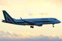 EI-RDB @ LIMC - Landing - by micka2b