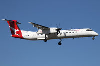 VH-QOT @ YSSY - FINALS TO 2-5 - by Bill Mallinson